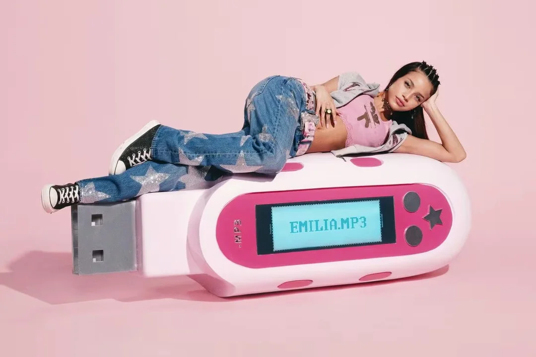 Emilia-Mernes-MP3-Tour.webp