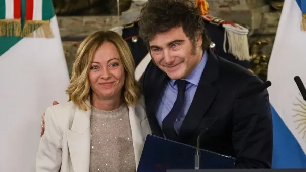 El presidente Milei llegó a Roma y se reunirá con Giorgia Meloni