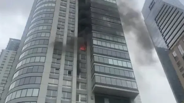 Un gran incendio se desató en una torre de Puerto Madero