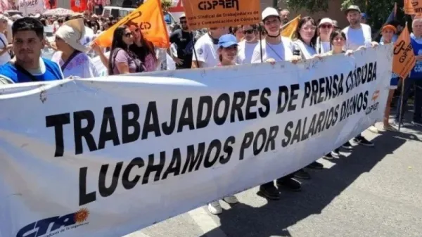 Trabajadores de prensa realizan un paro en Córdoba