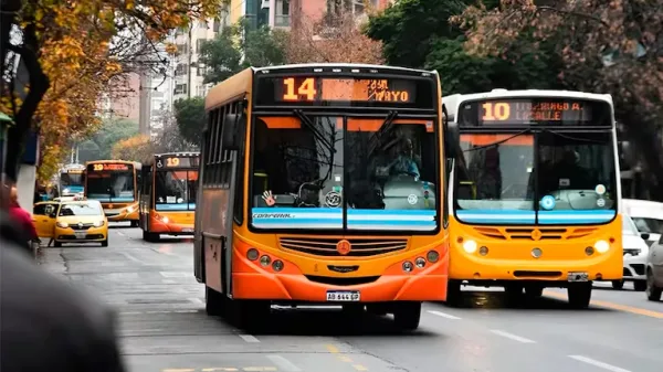 Transporte urbano: Fetap garantiza el pago del aguinaldo y evita el paro