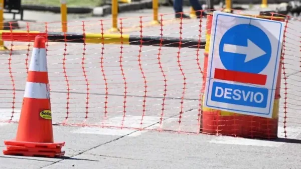 Cortan un carril de avenida Colón por obras de Aguas Cordobesas