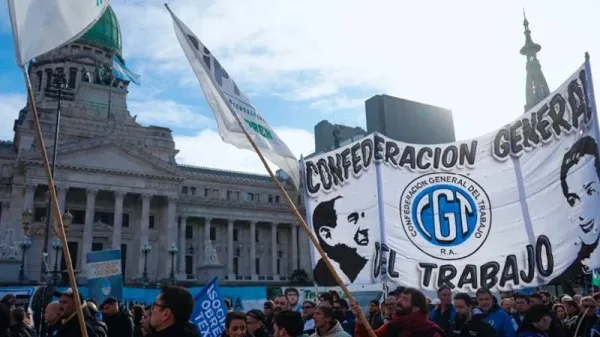 La CGT marcha por el endeudamiento de las familias