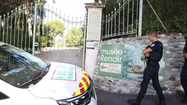 Golpe al Museo Renoir: robaron dos obras en Francia