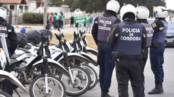 El ministro Quinteros dedicó un mensaje a Joan, el policía que resultó con heridas graves durante un operativo