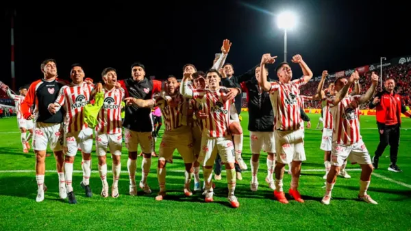 Instituto hizo historia: venció a Riestra y aseguró su clasificación a una copa internacional
