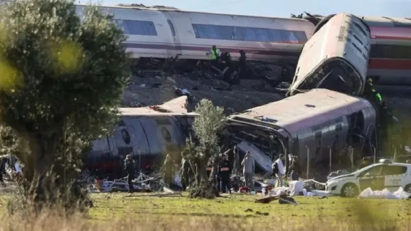 Tragedia en España: al menos 64 muertos tras el choque entre dos trenes