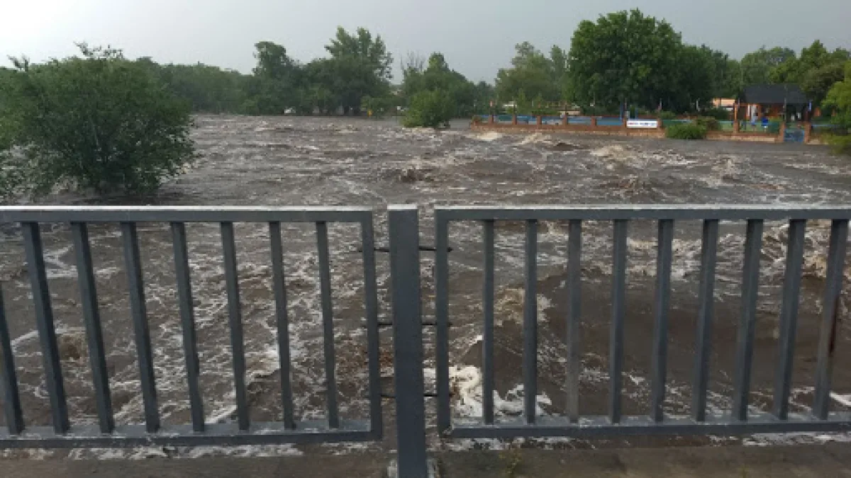 El río de Mina Clavero desbordó y hay evacuados