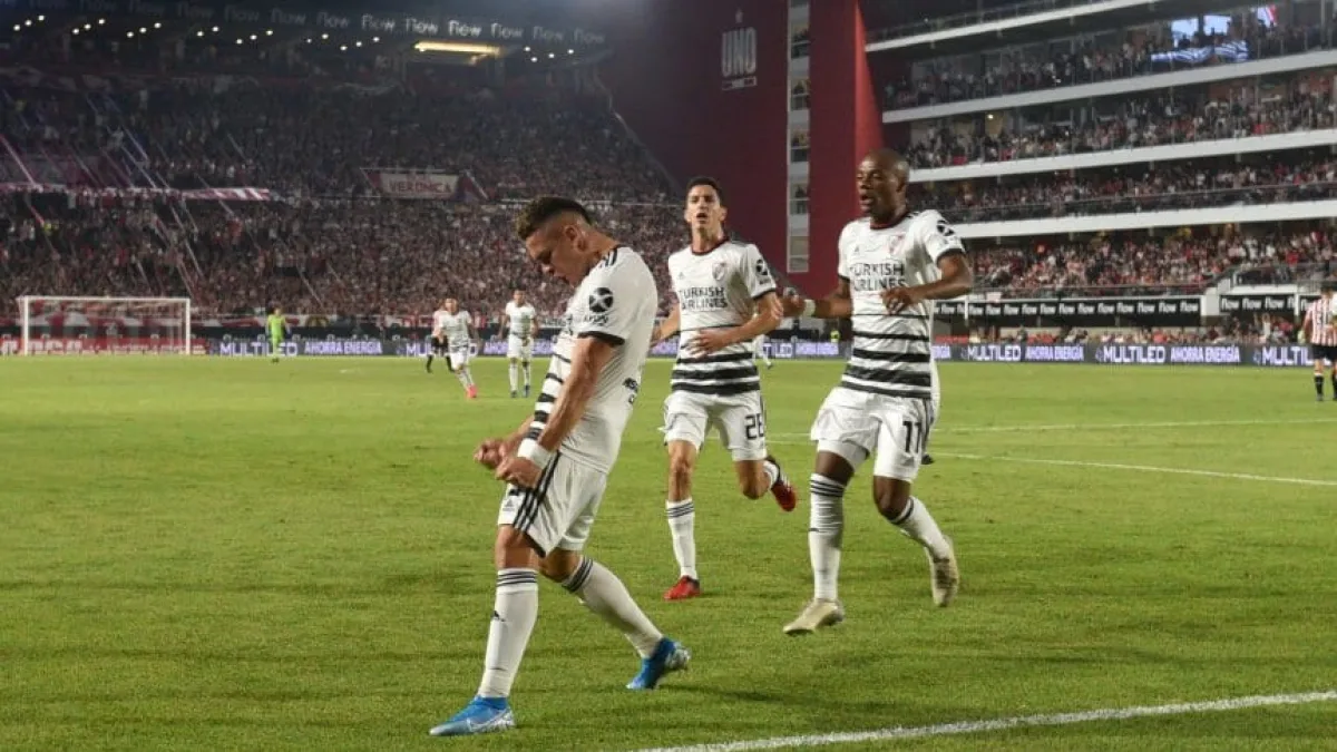 River venció 2-0 a Estudiantes y continúa como líder de la Superliga