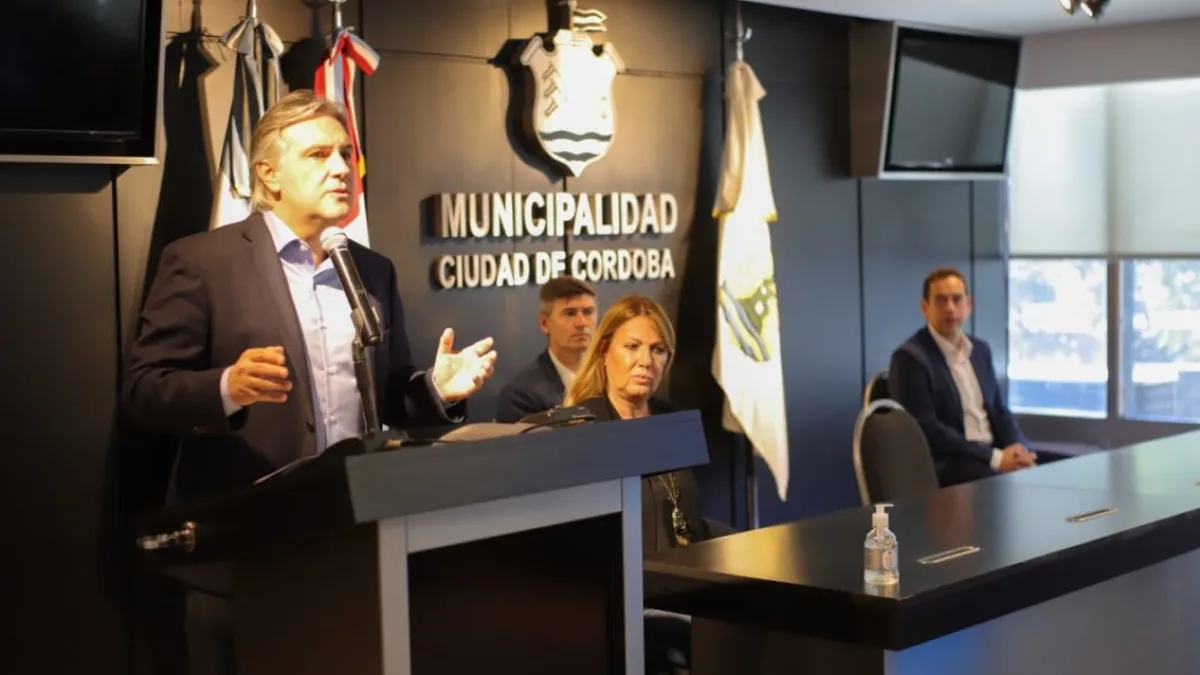Covid-19 : Llaryora presentó la aplicación "Vecino Salud"