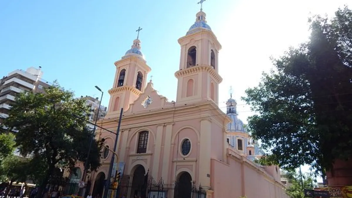 El Gobierno autorizó la apertura de iglesias para rezo individual