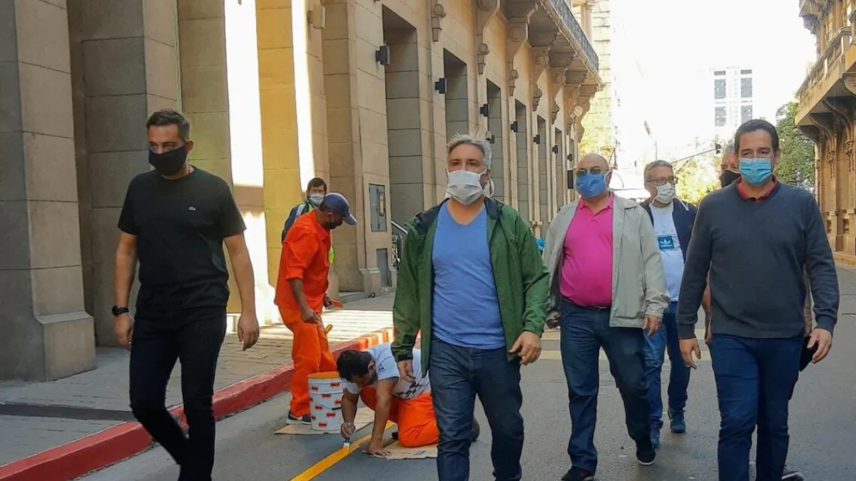 El Municipio ensancha veredas y restringe la circulación de autos en el centro