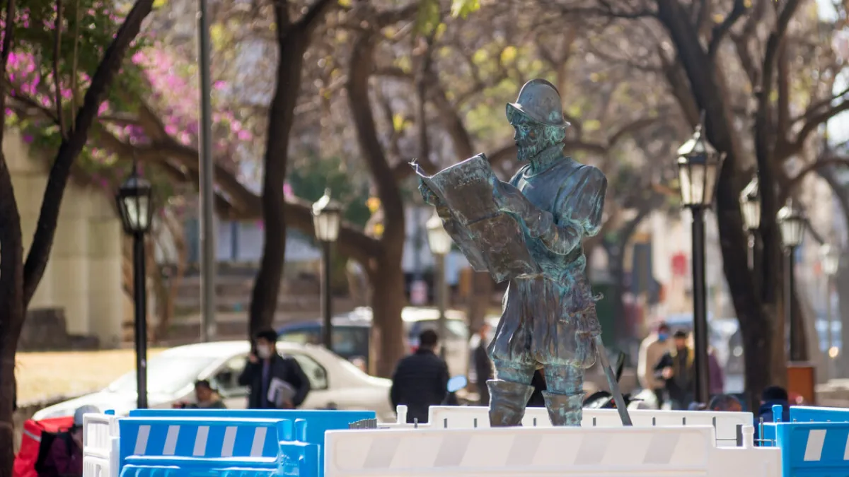 Quedó restaurada la escultura de "Jerónimo lector"