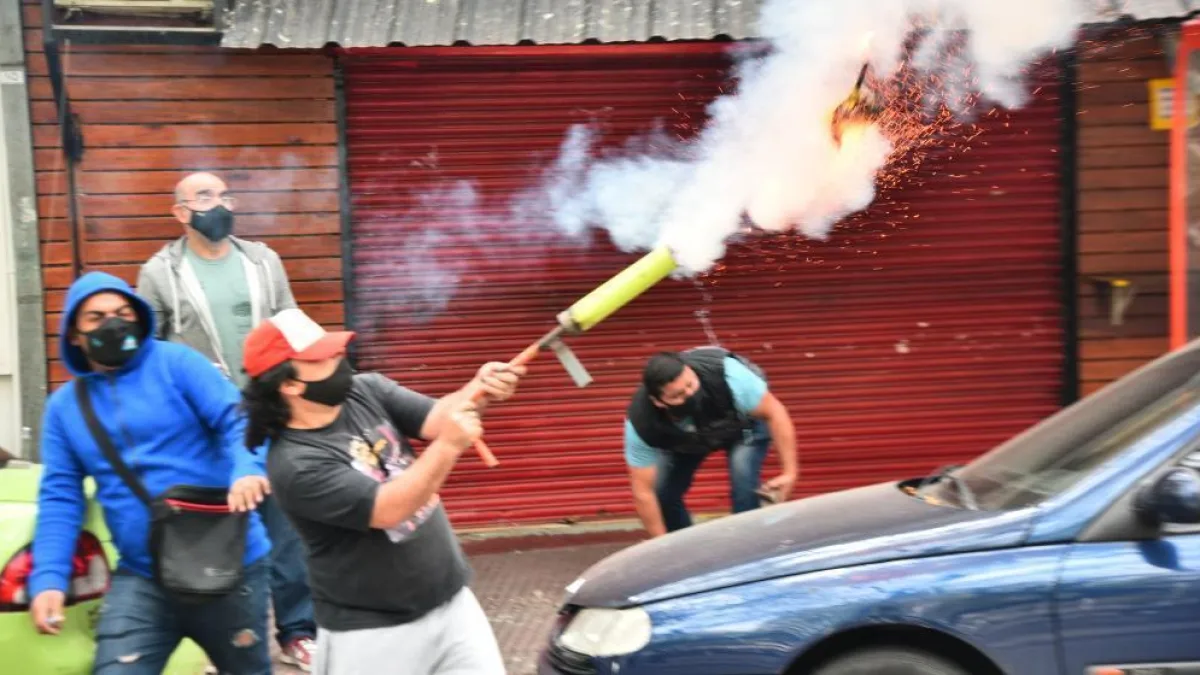 Echaron al empleado municipal que usó un mortero en una marcha