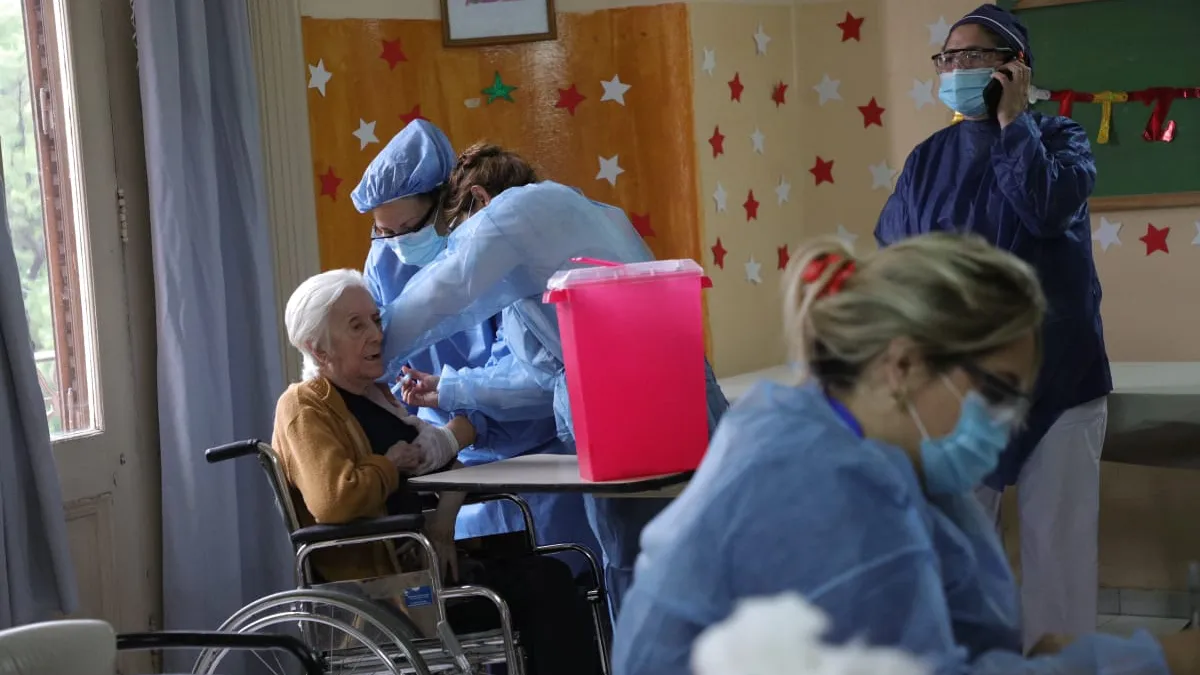 Empezó la vacunación en geriátricos de Córdoba