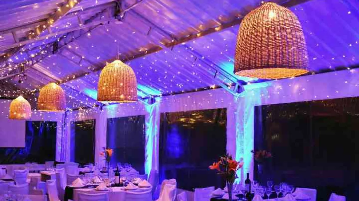 Autorizan a salones de fiestas a realizar almuerzos y cena show