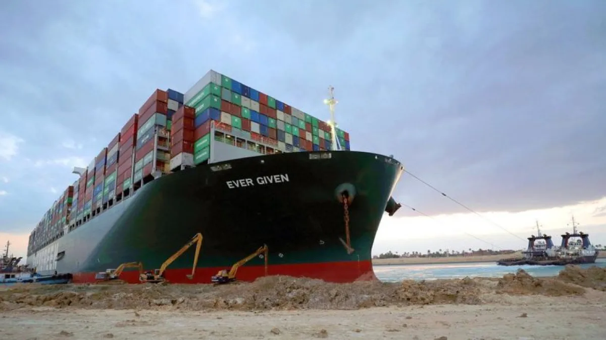 Reflotan el buque Ever Given y se reanuda el tráfico en el Canal de Suez