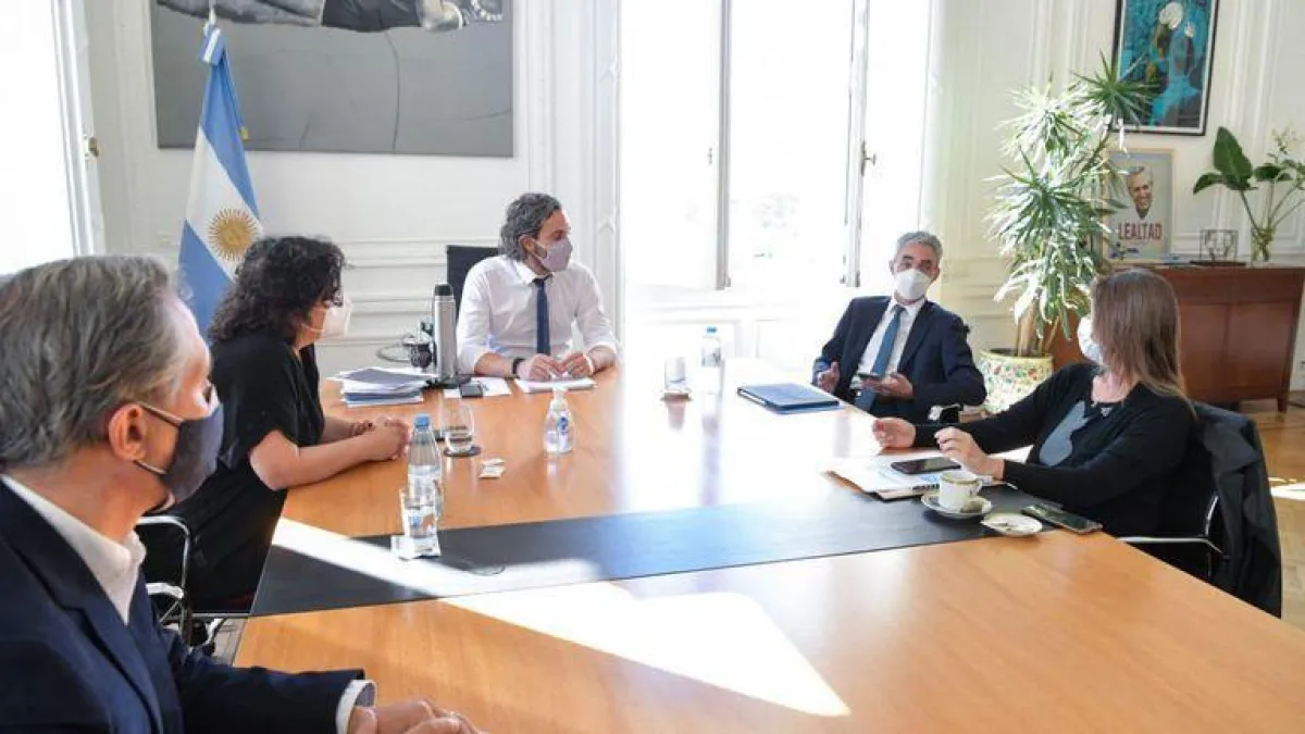 El Gobierno definió que el transporte deberá circular con ventanillas abiertas