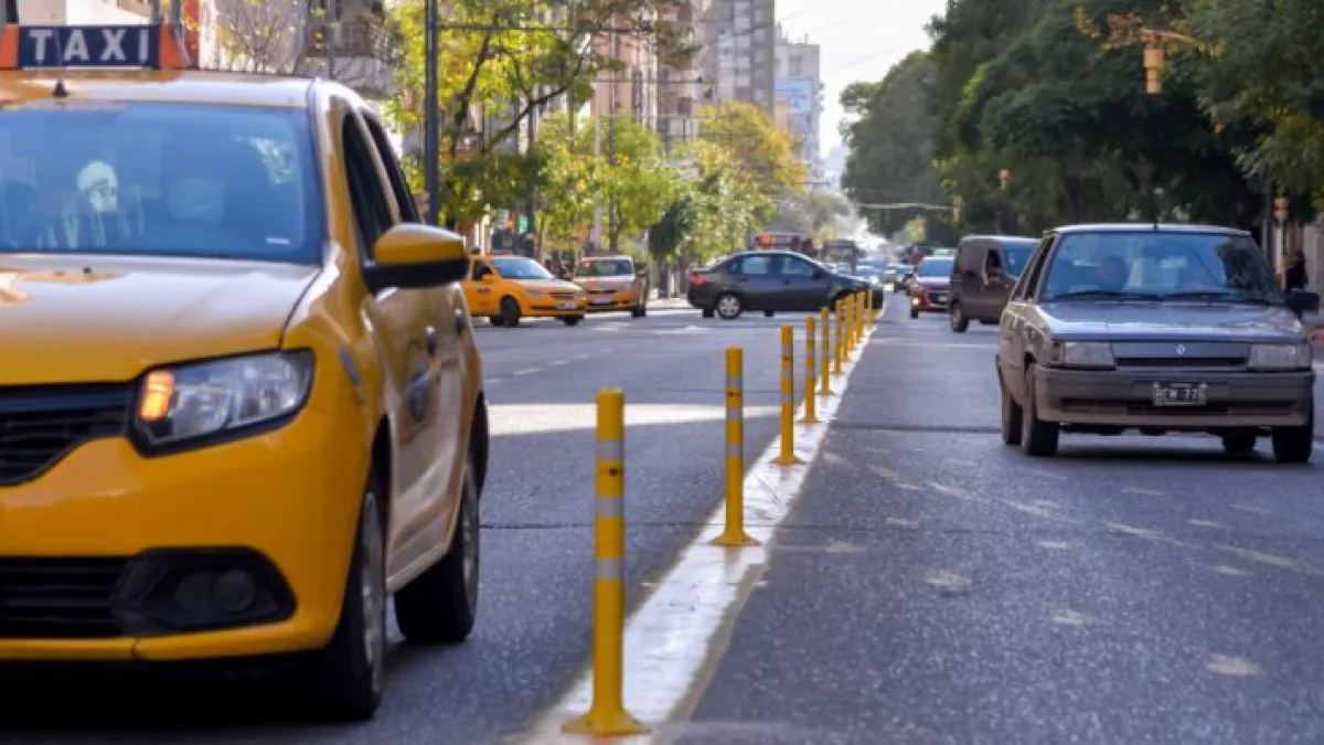 Colocan nuevos delineadores de tránsito en avenidas Colón y General Paz