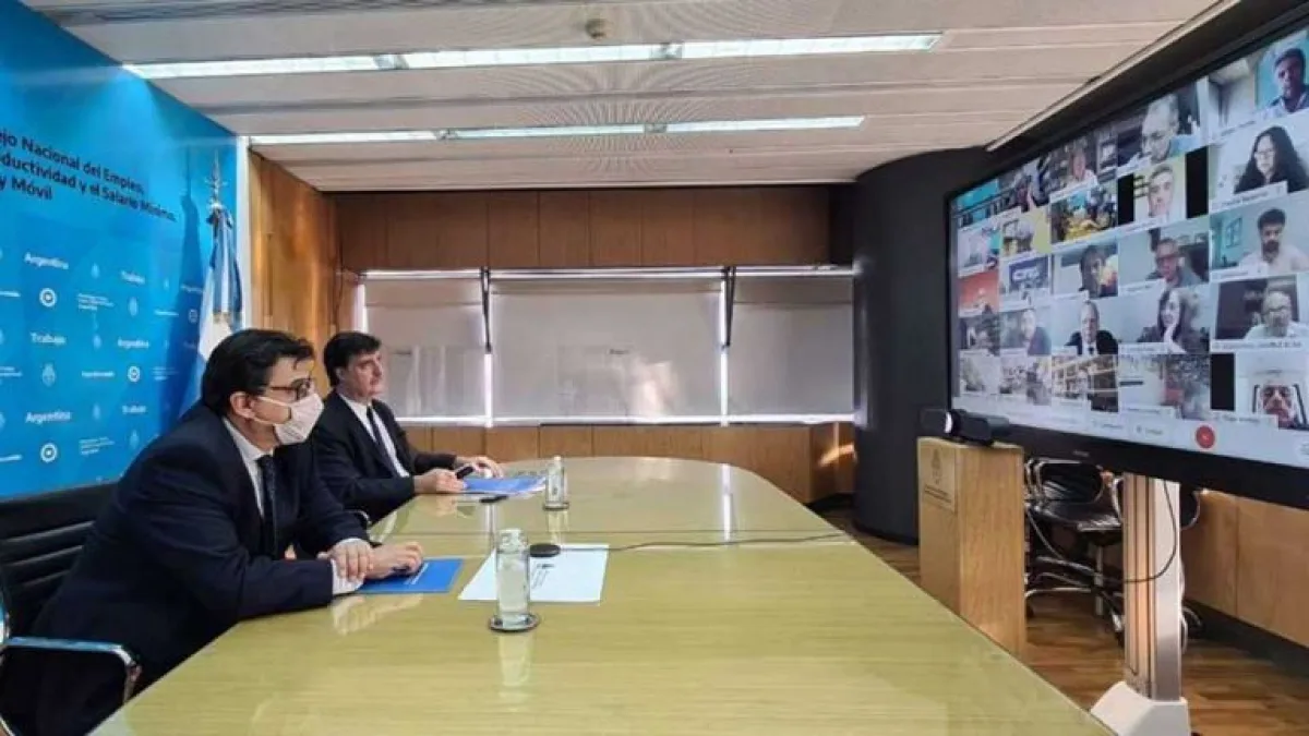 Se acordó un aumento del 35 por ciento en el salario mínimo en siete tramos