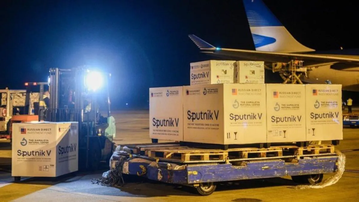 Llegó un nuevo vuelo de Aerolíneas Argentinas con 500 mil dosis de Sputnik V