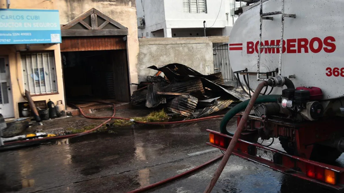 Incendio en una carpintería de barrio Alto Alberdi dejó dos lesionados