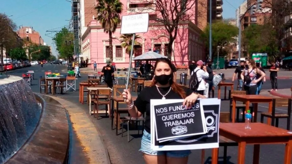 Protesta de dueños de bares en Córdoba por las restricciones