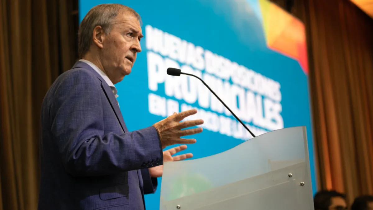 Schiaretti pidió a la población disminuir la circulación y que se inscriban para vacunación
