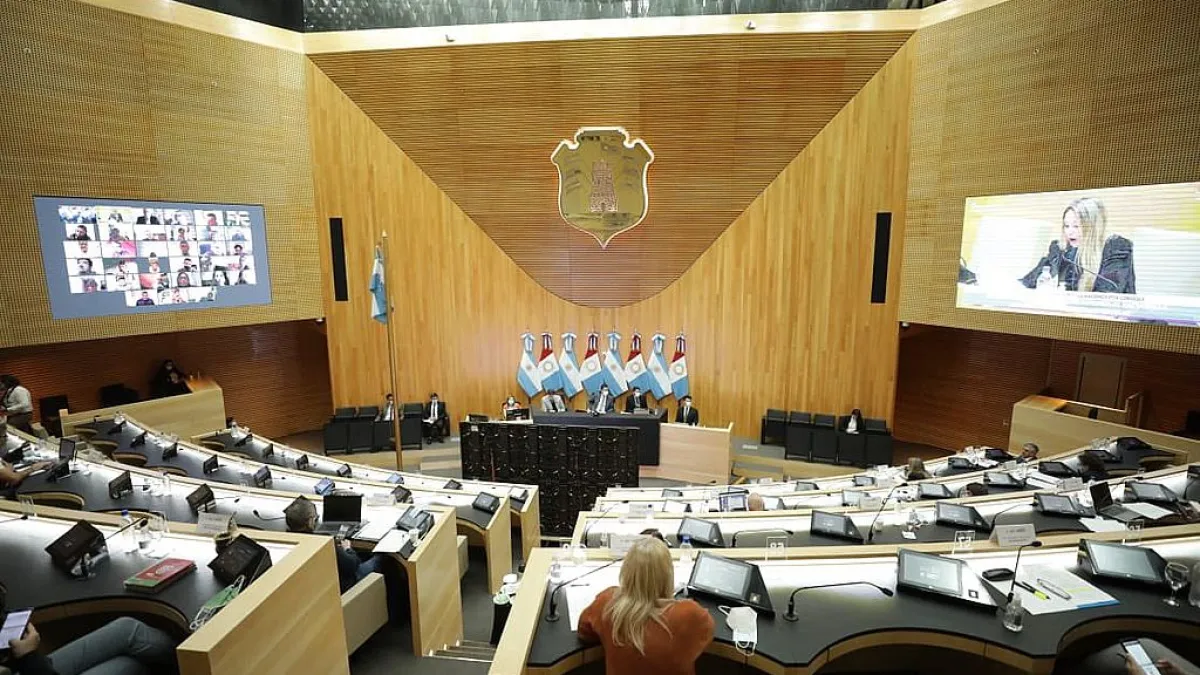 La Legislatura autorizó a Schiaretti a comprar vacunas contra el Covid-19