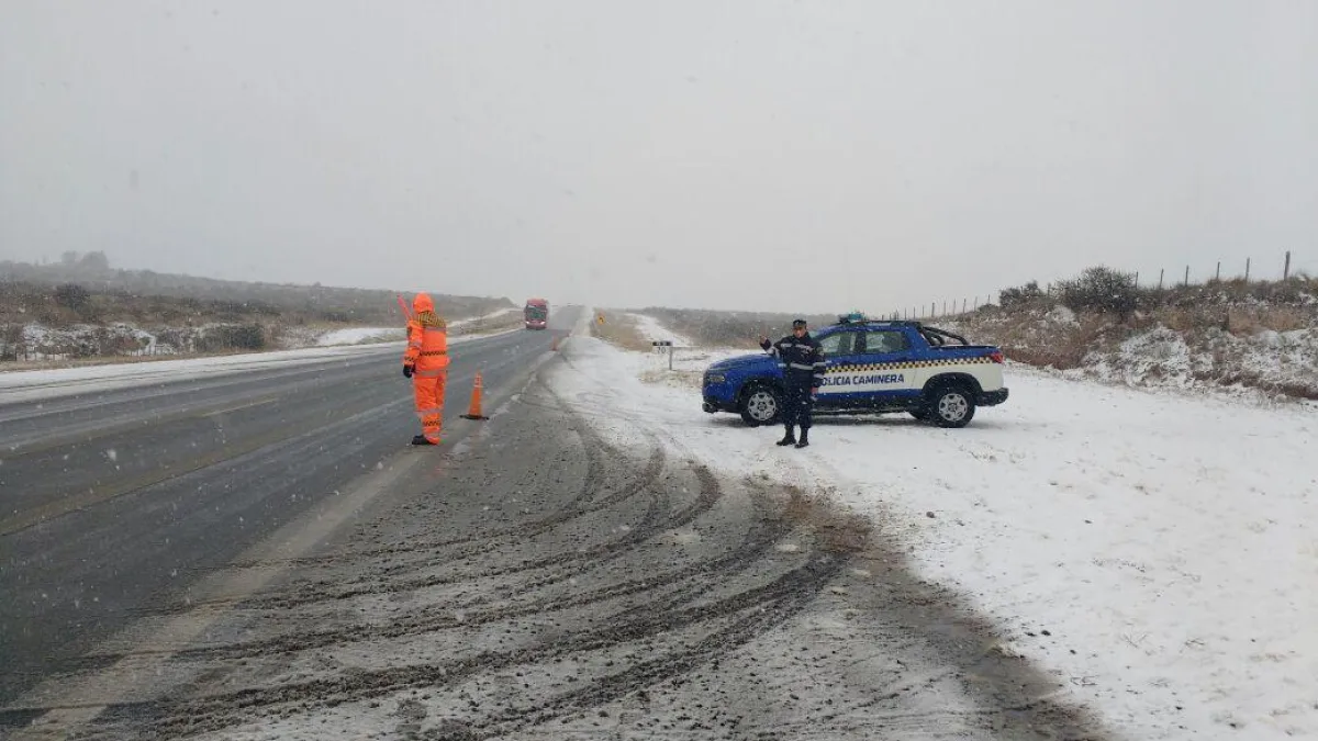 Cierran el Camino de las Altas Cumbres y el Camino del Cuadrado por la nieve