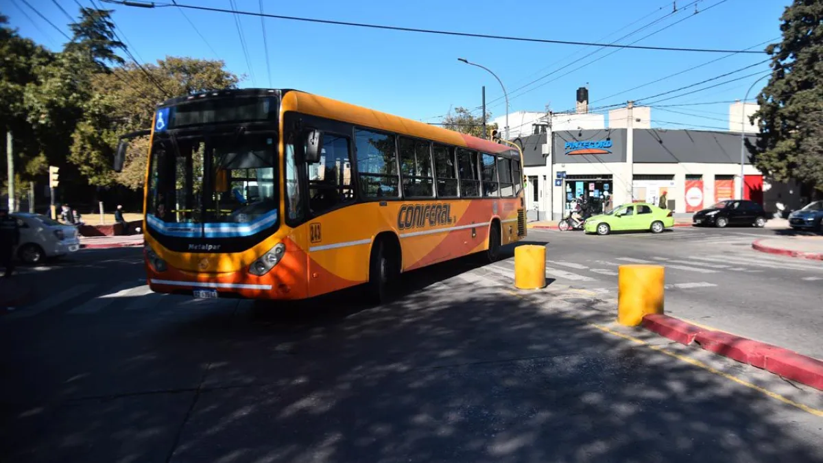 Una joven fue atropellada por un colectivo en barrio General Paz