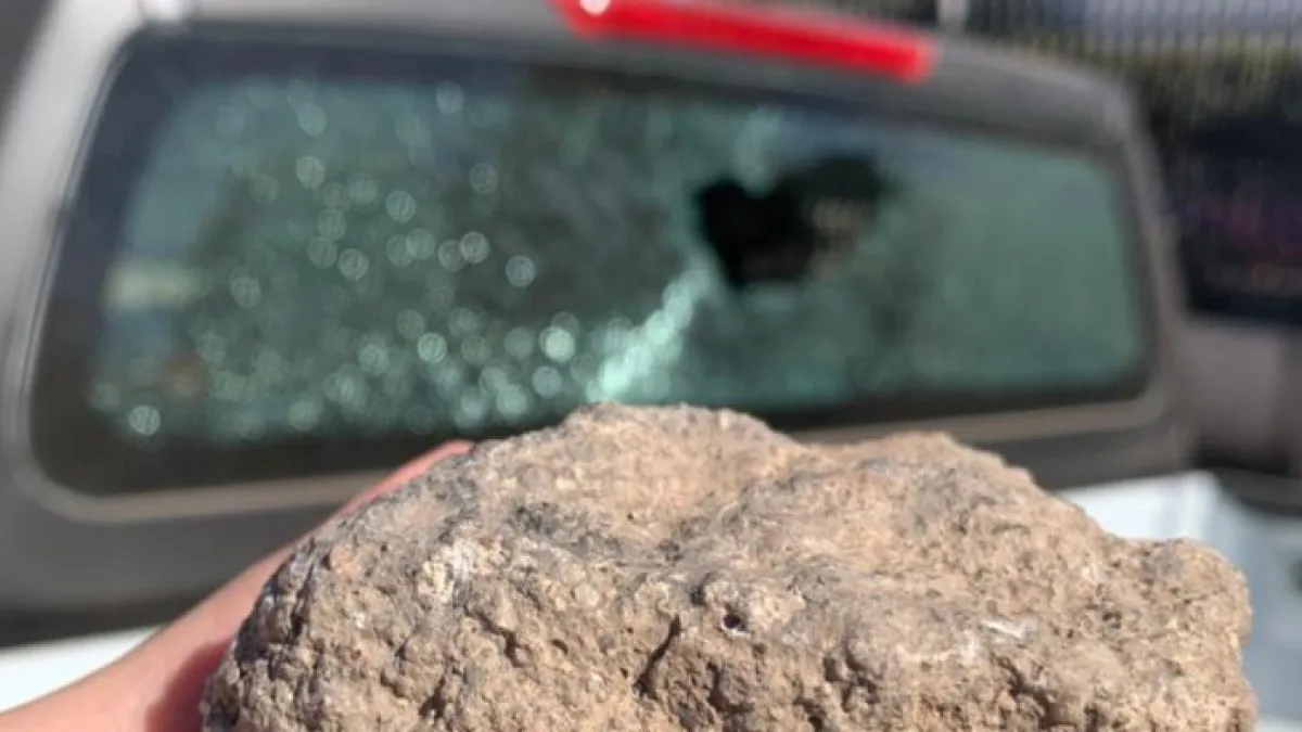 Atacaron a pedradas a una de las camionetas de la Patrulla Ambiental