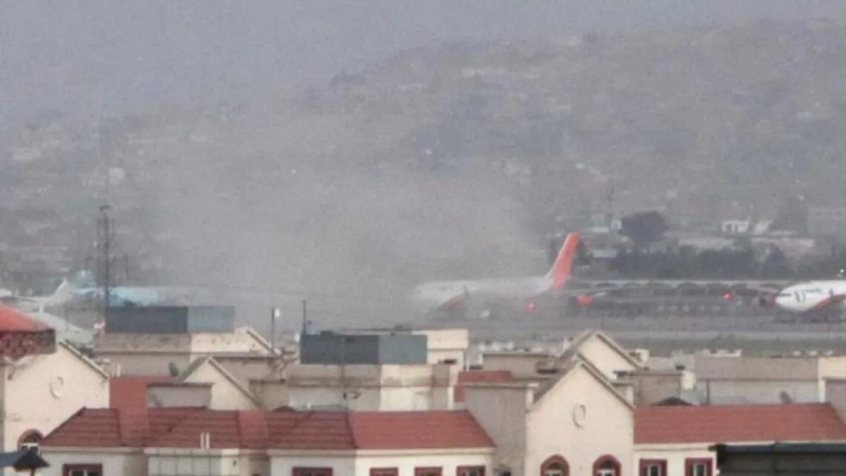 Muertos tras ataque suicida fuera del aeropuerto de Kabul