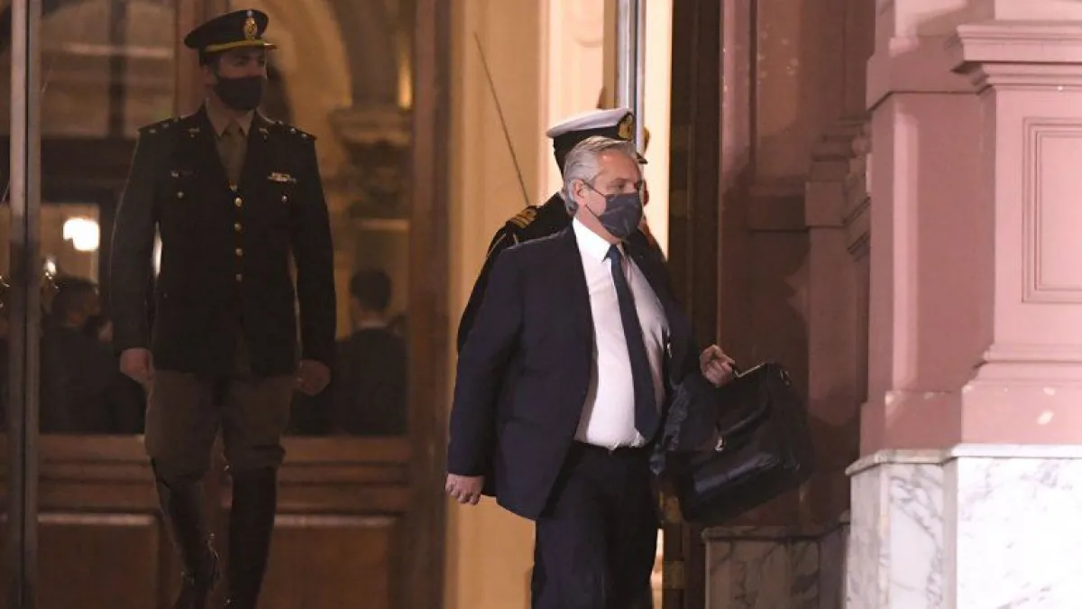 El Presidente mantuvo una reunión con los ministros que no renunciaron