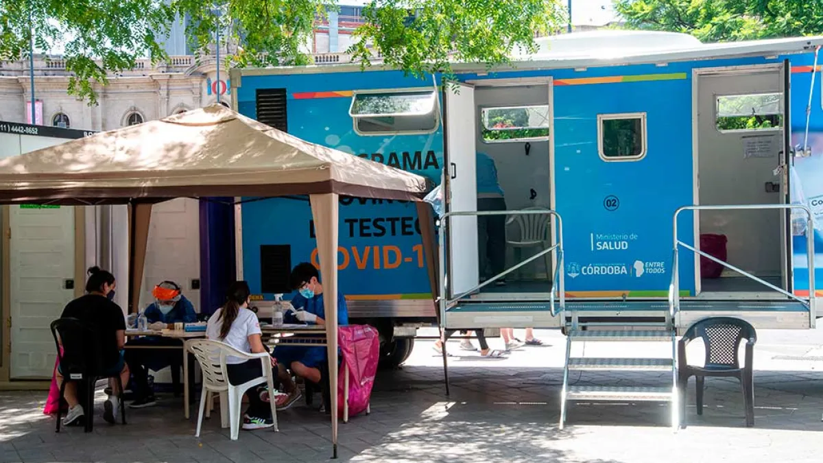 Operativo de testeo y vacunación en barrios de la Capital