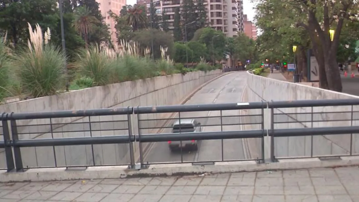 Ezequiel, el joven que cayó al túnel de Plaza España, pasó a sala común