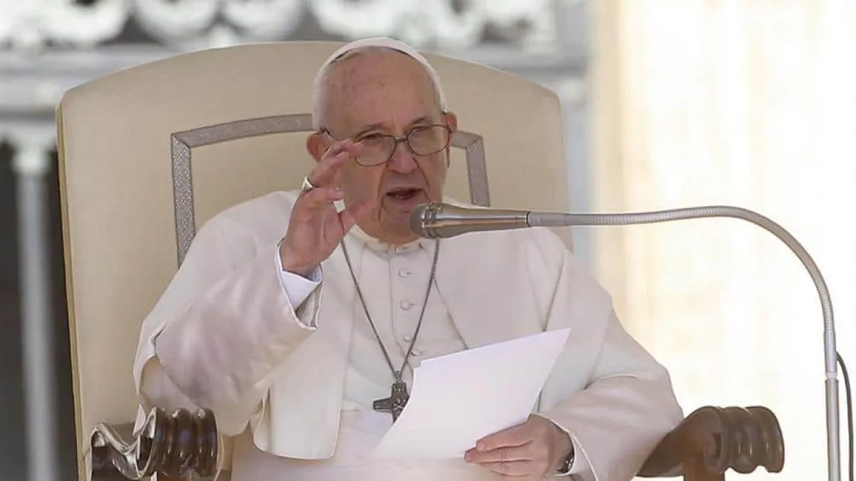 El papa Francisco pidió a las suegras "tener cuidado con su lengua", pero solicitó tratarlas mejor