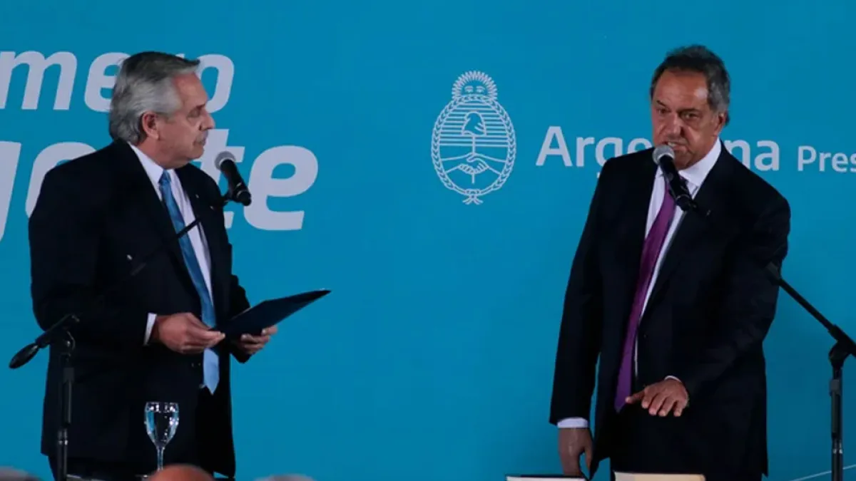 Fernández le tomó juramento a Scioli y le agradeció a Kulfas por su gestión