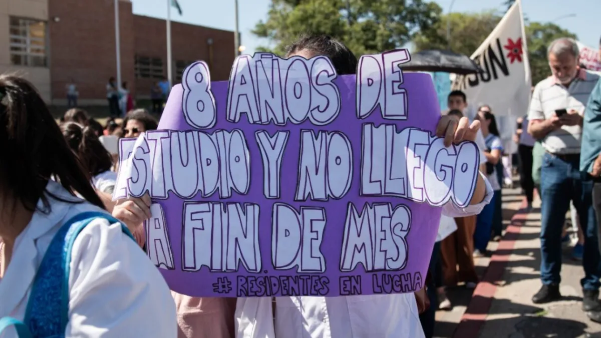 Trabajadores de la salud paran por tiempo indeterminado en la Provincia