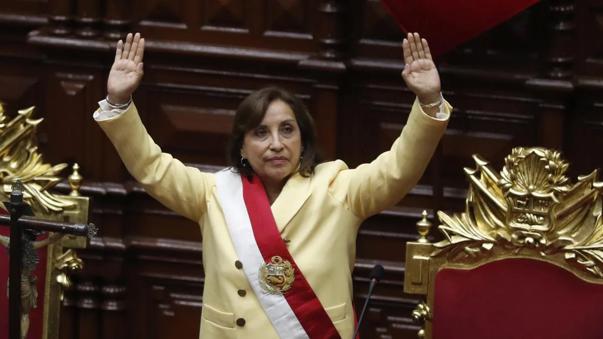 Dina Boluarte, la nueva presidenta de Perú descartó adelantar elecciones