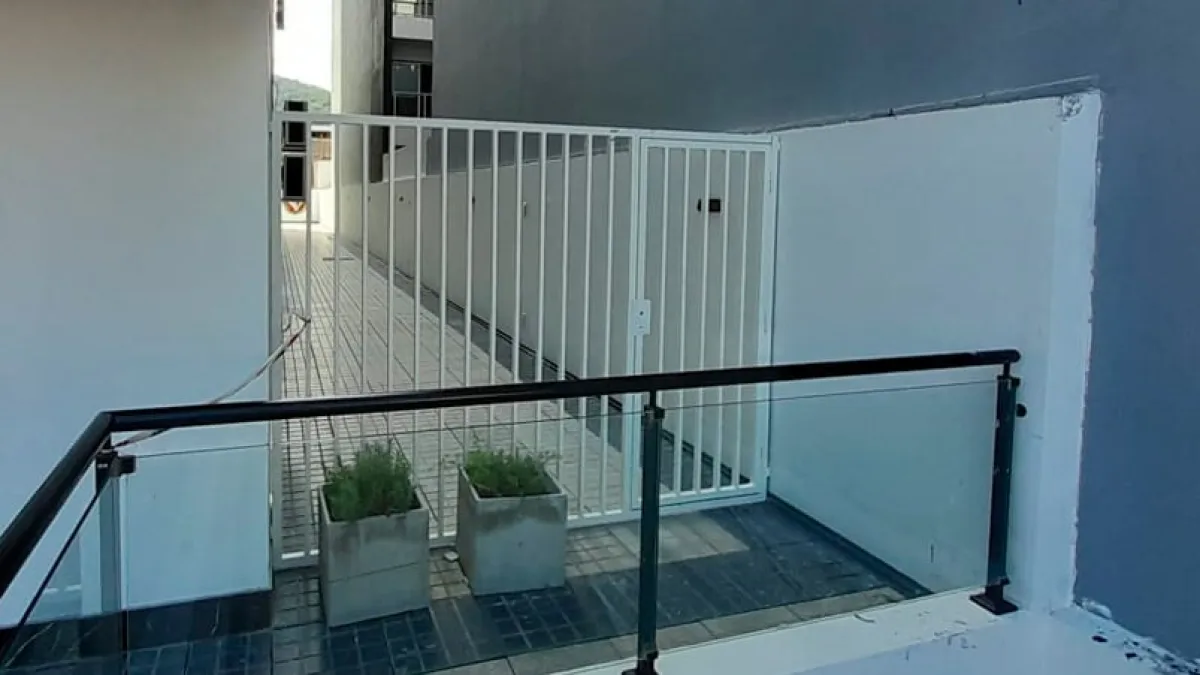 Imputaron a la niñera de la beba que cayó desde el quinto piso de un edificio