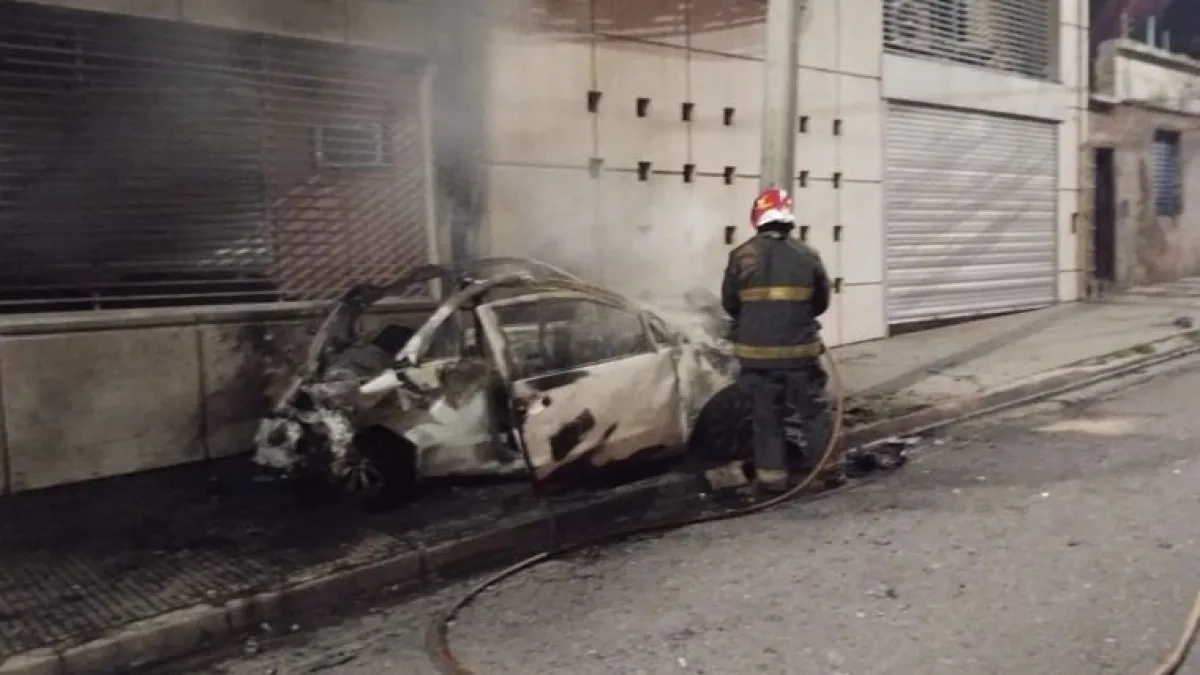Choque, explosión y fuga en barrio San Vicente