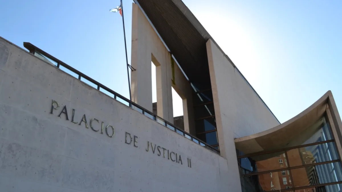 Detienen a dos abogados por pedir dinero a clientes con el pretexto de entregarlo a funcionarios judiciales