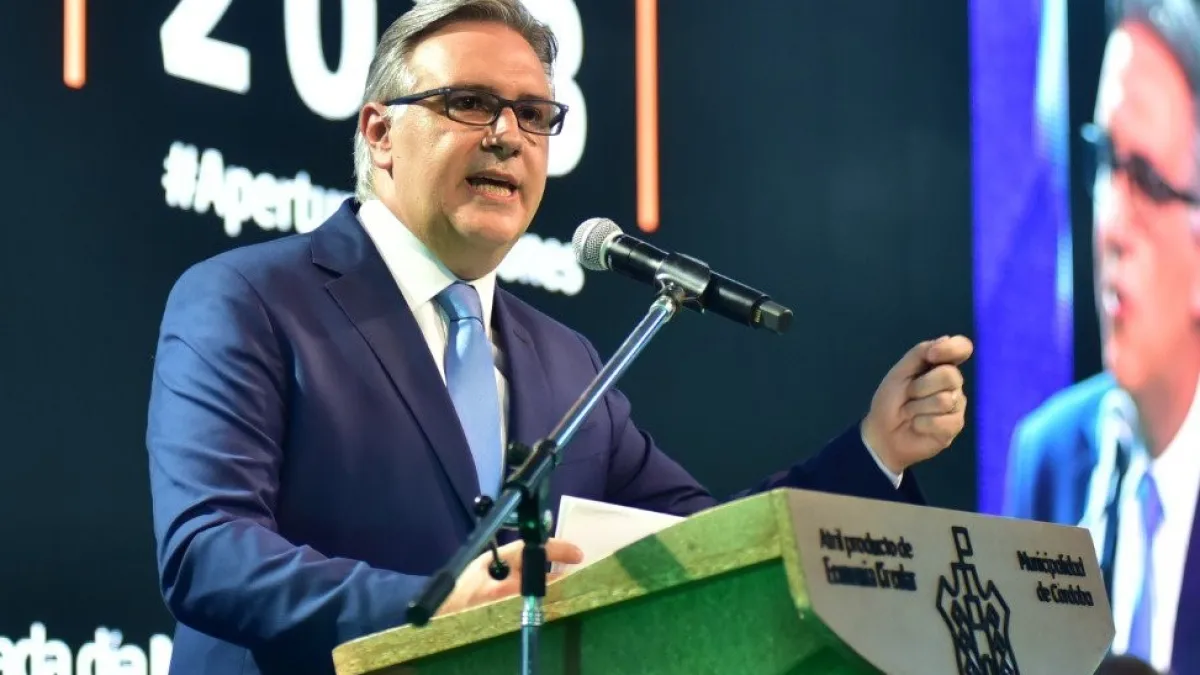 Llaryora inauguró las sesiones del Concejo Deliberante