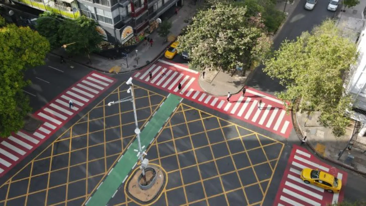 Bv Illia y avenida Chacabuco ya cuentan con la demarcación horizontal