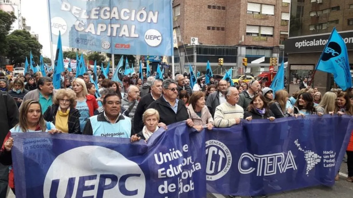 Docentes realizarán un paro por 24 horas este viernes en Córdoba