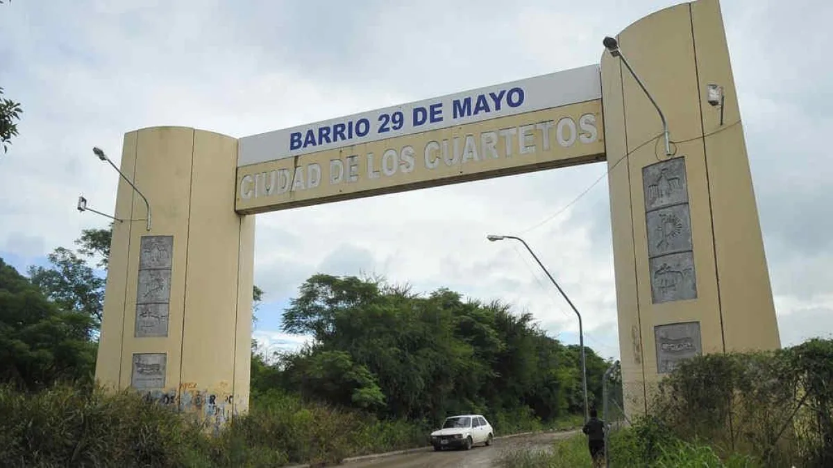 Balearon a un policía durante un asalto en barrio Ciudad de los Cuartetos