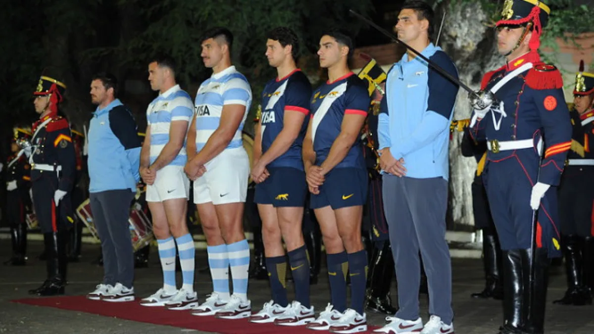 Los Pumas jugarán el Mundial con una camiseta inspirada en los granaderos de San Martín