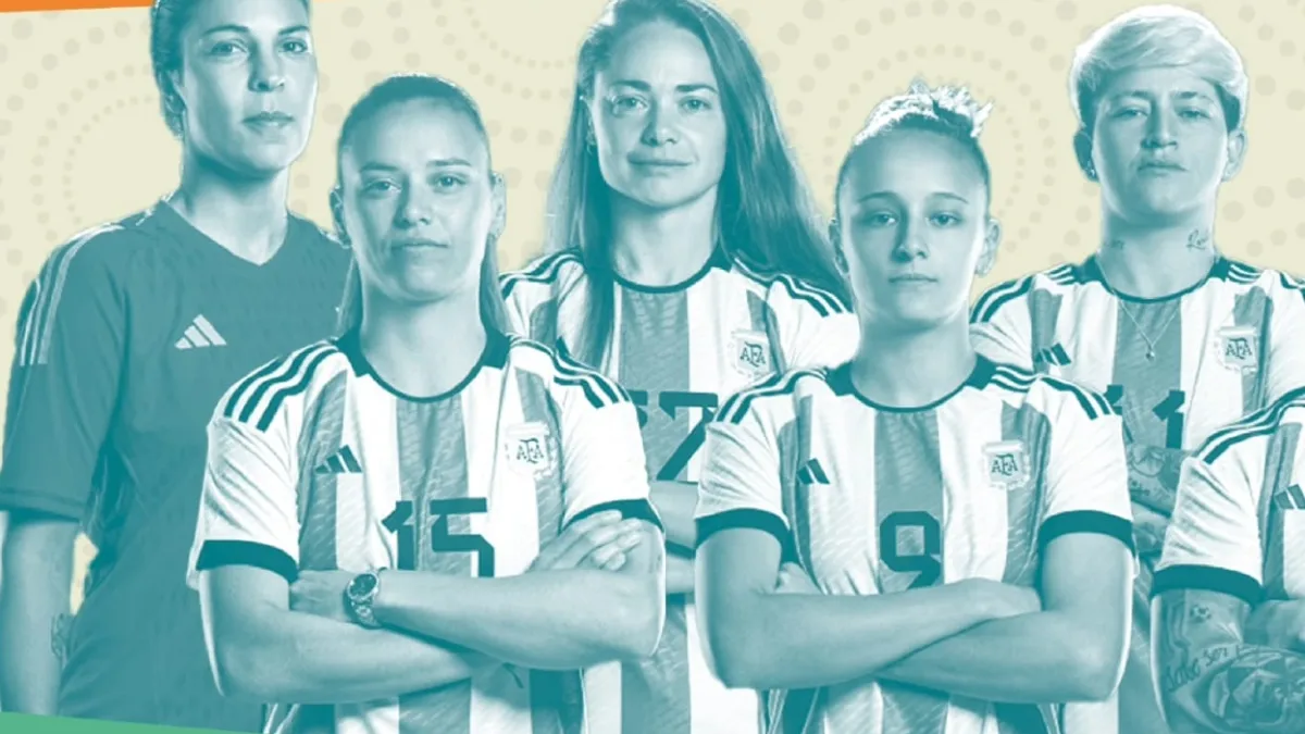 Alentemos a la Selección Femenina de Fútbol en Plaza España