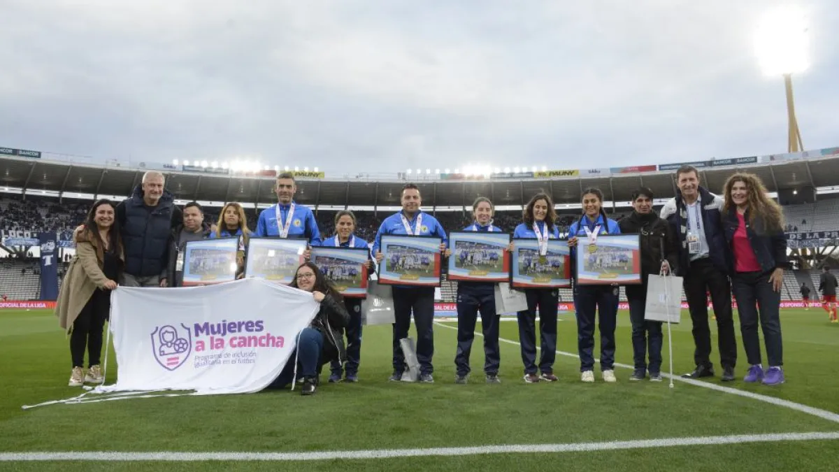 La Provincia homenajeó a las cordobesas campeonas del mundo